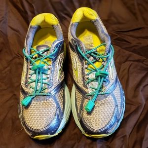 Brooks Ghost 4 sz 10 - Practically BRAND new!